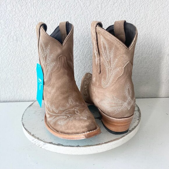 Lane LEXINGTON Womens Cowboy Bootie 11 Latte Suede Western Cowgirl Short Boots - Picture 1 of 11